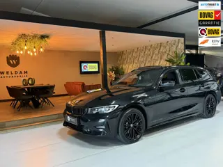 BMW 3-serie 330e xDrive High Executive Sport Line Black Edition|Pano|Black Pack|Sfeer|PDC|Keyless|Le