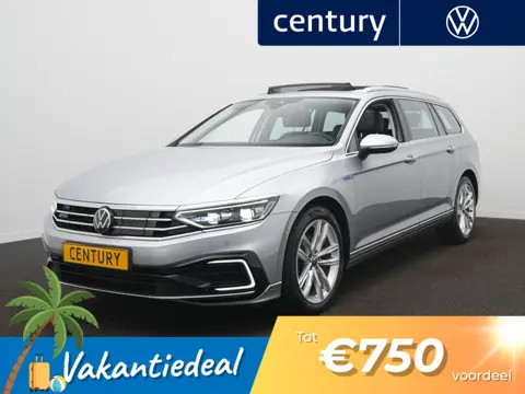 Volkswagen Passat Variant 1.4 TSI PHEV GTE Business Panoramaschuif-kanteldak - Camera - ACC - Side A