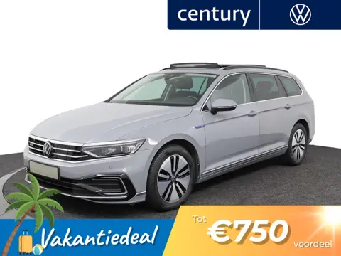 Volkswagen Passat Variant 1.4 TSI PHEV GTE Business / Pano-Dak / Trekhaak / Clima / Camera