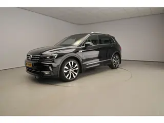 Volkswagen Tiguan 2.0 TSI 4Motion Highline Business R | Trekhaak | Pano | 20" | LED | Camera | DynAu