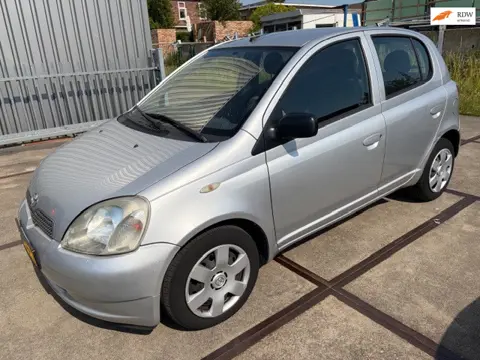 Toyota Yaris GERESERVEERD