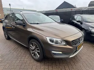Volvo V60 Cross Country 2.0 D4 Summum Automaat,Xenon,Trekhaak,Navi