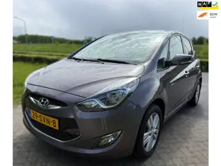 Hyundai Ix20 1.4i i-Catcher NL Auto I Airco I Navigatie I Camera I Trekhaak I Leder I Panorama OpenD