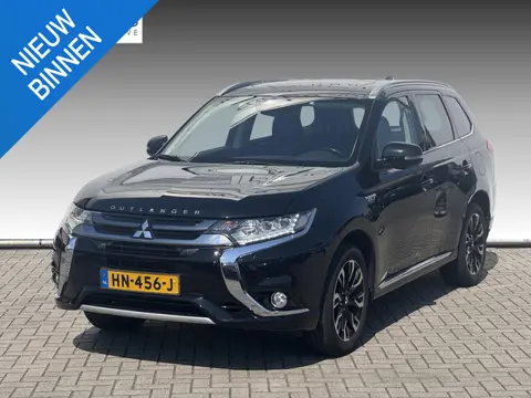 Mitsubishi Outlander 2.0 PHEV instyle+ NL-AUTO | LEDER | SCHUIFDAK
