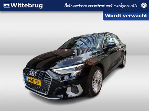 Audi A3 Sportback 30 TFSI Business Edition / AUTOMAAT/ CRUISE/ PARKEER SENSOREN/ DIGITAL DASH/ NAVI/