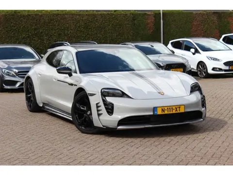 Porsche Taycan Cross Turismo 4 93 kWh / SoH 92,2% / Panoramadak / 360Camera / Passenger Display / Ad