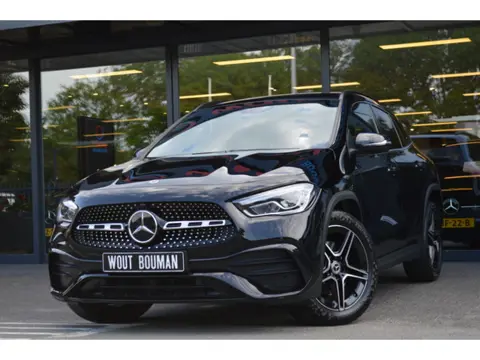Mercedes-Benz GLA 250 e AMG Led Panorama Memory Distronic Camera Night Trekhaak Pdc