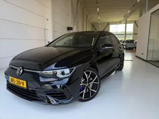 Volkswagen GOLF 2.0 TSI 4Motion R Performance Akrapovich HUD pano DCC
