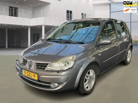 Renault Scénic 2.0-16V Tech Line