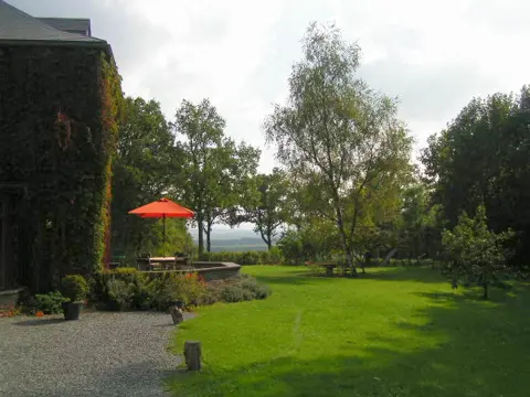 Ardennen: Boswachterwoning, aan de rand van het bos, haarcasette, speeltuig, petanque
