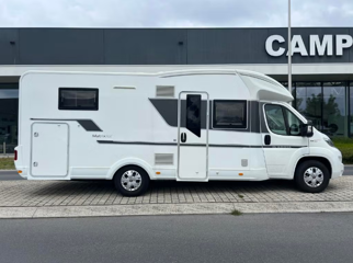 Gebruikte Adria Matrix 670 DL camper - Zo goed als nieuw