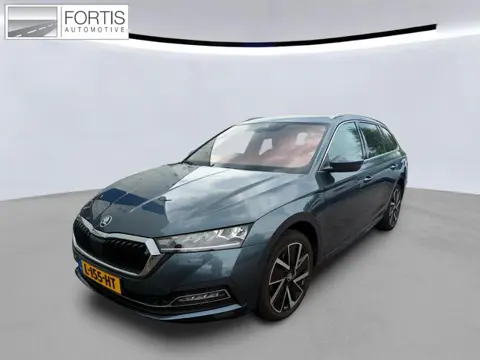 Skoda Octavia Combi 1.4 TSI iV PHEV Business Edition NL-AUTO | SFEER VERLICHTING | TREKHAAK
