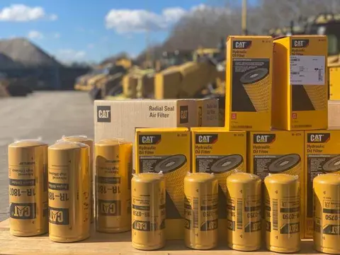 Cat Large - After 1000 Working Hours (bj 2022)