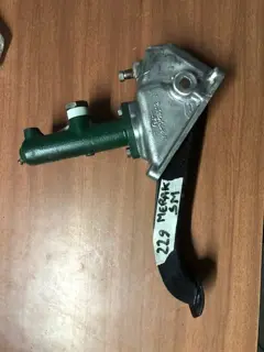 Pedal and clutch pump Maserati Merak and SM