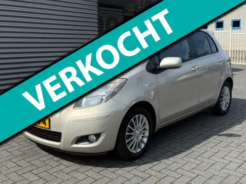 Toyota Yaris 1.3 VVTi Dynamic | Pano & Keyless