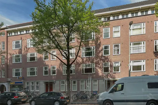 Woning aan de Willem de Zwijgerlaan te Amsterdam