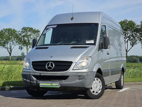 MERCEDES-BENZ SPRINTER 319 v6 3.0ltr ac aut