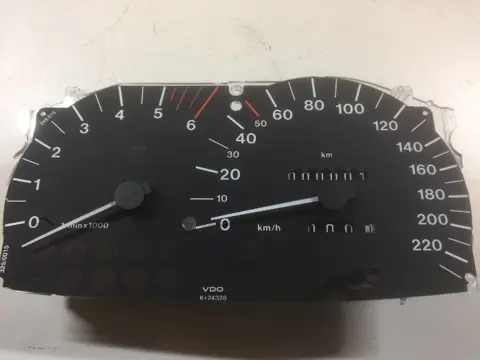 Kilometerteller voor een Opel Omega B (25TD) 90511803 NIEUW