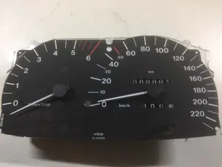 Kilometerteller voor een Opel Omega B (25TD) 90511803 NIEUW
