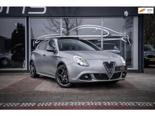 Alfa Romeo Giulietta 1.7 TBi Quadrifoglio Verde Launch|Schuif/kantel|Kuipstoelen|Half Leder|Bose|Cru