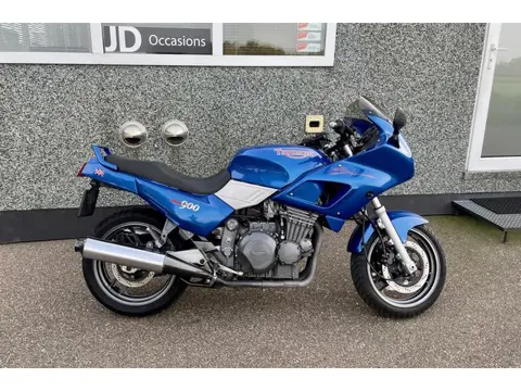 Triumph SPRINT 900 (bj 1996)
