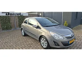 Opel Corsa 1.2-16V Anniversary Edition (bj 2012)