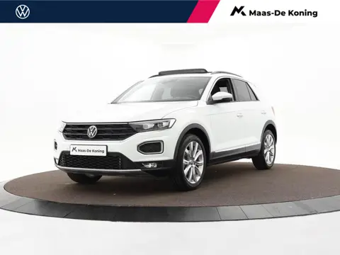 Volkswagen T-Roc 1.5 TSI 150pk DSG Sport · Panoramadak · Camera · Afn. Trekhaak · Dodehoeksensor · A