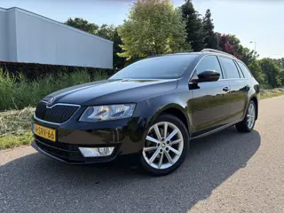 Škoda Octavia Combi 1.2 TSI Greentech Ambition Businessline / NAVI / CRUISE / TREKHAAK / 151dkm! NAP