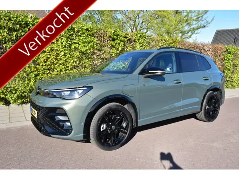 Volkswagen Tiguan 1.5 eHybrid R-Line, BLACK ED. TREKH. PANO.
