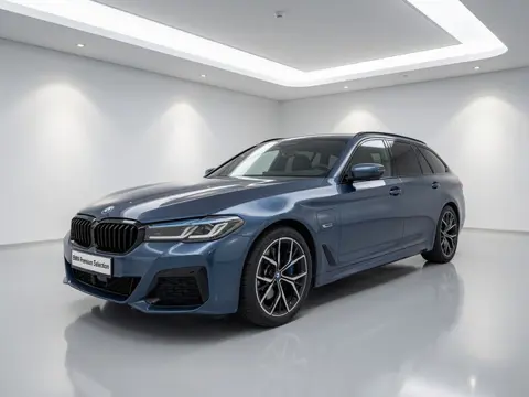 BMW 5 Serie Touring 530e M-Sport Pro | M-Stoelen | Panorama | Harman Kardon | Trekhaak | Laserlight 