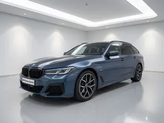 BMW 5 Serie Touring 530e M-Sport Pro | M-Stoelen | Panorama | Harman Kardon | Trekhaak | Laserlight 