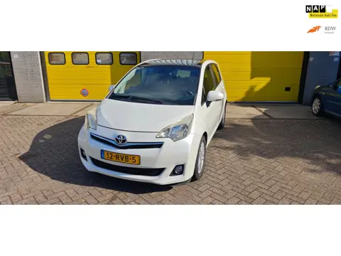 Toyota Verso-S 1.3 VVT-i Dynamic