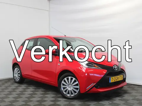 Toyota Aygo 1.0 VVT-i x-play AIRCO | CV | ELRM | CAMERA | LED | ISOFIX