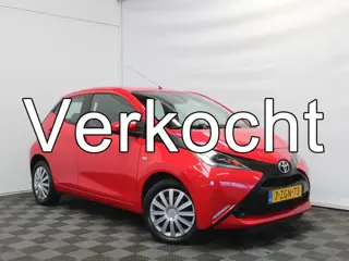 Toyota Aygo 1.0 VVT-i x-play AIRCO | CV | ELRM | CAMERA | LED | ISOFIX