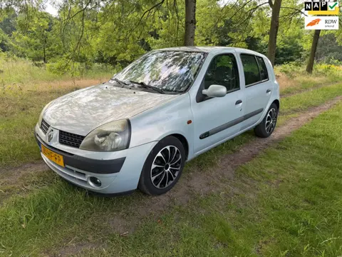 Renault Clio 1.6-16V Privilège APK 15-06-2027