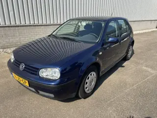 Volkswagen Golf 1.6-16V