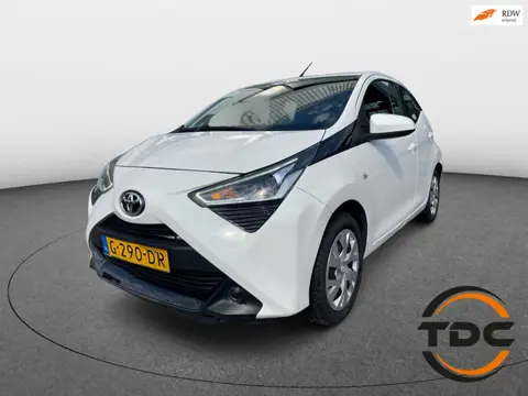 Toyota Aygo 1.0 AUTOMAAT CARPLAY CAMERA AIRCO LED