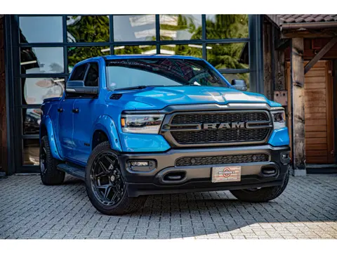 Dodge Ram 1500 5.7 V8 | wide body | 6 zits op kenteken | Panorama dak |