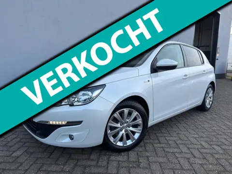 Peugeot 308 1.2 PureTech Style - Pano - Navi
