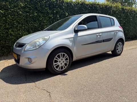 Hyundai I20 1.4i DynamicVersion