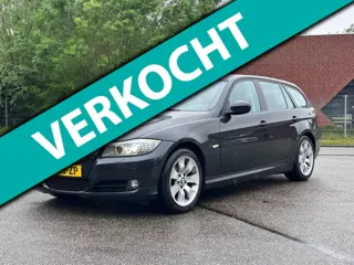 BMW 3-serie Touring 318i Luxury Line Cruise*Xenon*Clima*LM*Stoelverwarming*Parkeersensoren*Dealer on