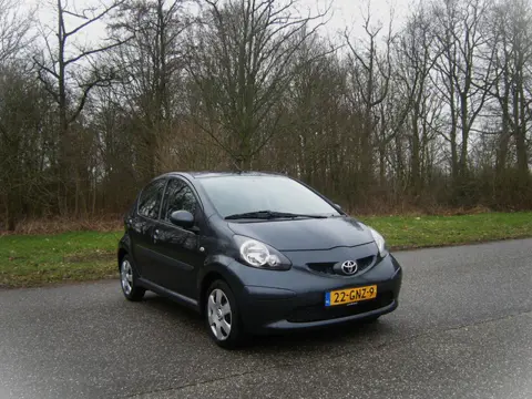 Toyota Aygo 1.0-12V + . AUTOMAAT . Airco . 5 Drs . Elec ramen . enz