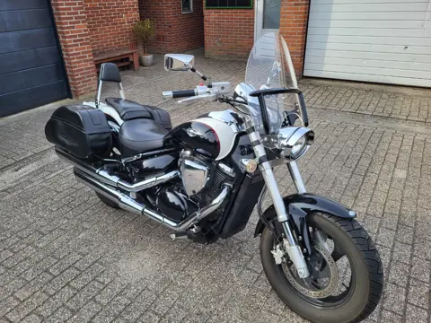 suzuki intruder m800
