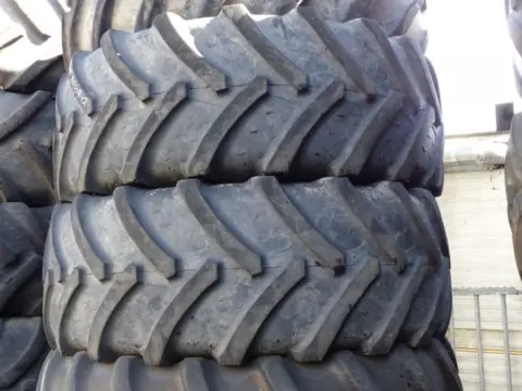 R42 BKT 710/70R42