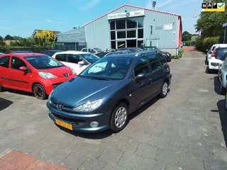 Peugeot 206 SW 1.4 Air-line sw 5.drs Airco trekhaak/Zeer lux,s