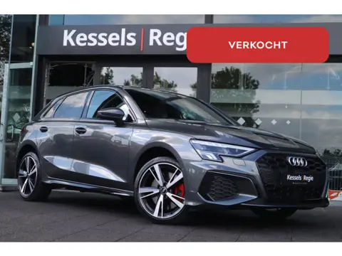 Audi A3 Sportback 45 TFSI e S-line Competition | ACC | Keyless | Stoelverwarming | Sensoren | CarPla