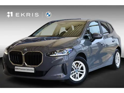 BMW 2-serie Active Tourer 225e xDrive | Head-Up Display | Voorstoelen Verwarmd | Rondomzicht Camera 
