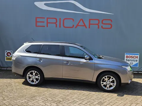 Mitsubishi Outlander 2.0 Instyle AUTOMAAT AIRCO NAVI CAMERA TEL