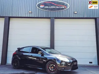 Ford Focus 2.0 ST-3, vol leder, custom uitlaat, 310 pk