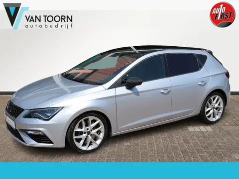 SEAT Leon 2.0 TSI CUPRA DSG Automaat Panoramadak, volledig digitaal instrumentenpaneel.